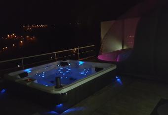 PepinSphair allows 18 year olds to book a room