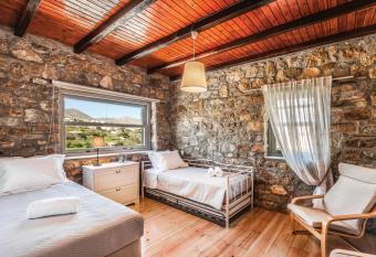 Avrofilito Syros Houses has Balcony rooms