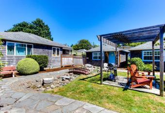 Hidden Villa Cottages has Balcony rooms