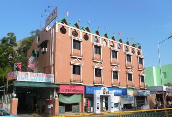 Hotel Silver Springs has Smoking rooms