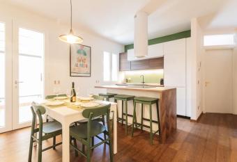 Casa di Design nel cuore di Rimini allows 18 year olds to book a room