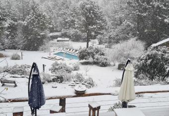 Lomas de Berna has Balcony rooms
