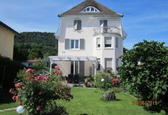 Ferienwohnung Jule allows 18 year olds to book a room