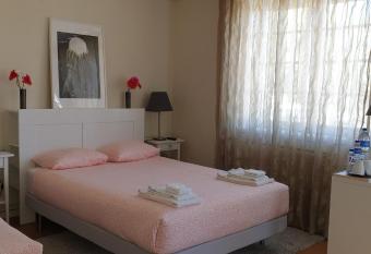 Suites Foz O Porto allows 18 year olds to book a room