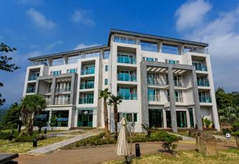 Jeju M Resort has Balcony rooms