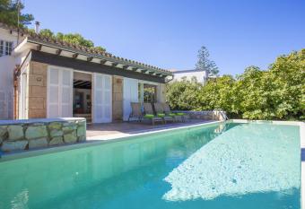 Villa Cala Padri has Balcony rooms