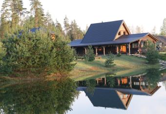 Viesu m  ja Forrest has Balcony rooms