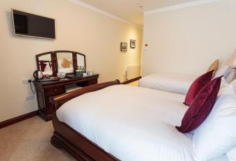 Chester Beatty Inn allows 18 year olds to book a room