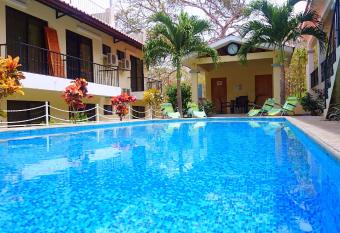 Vista Perfecta 2 has Balcony rooms