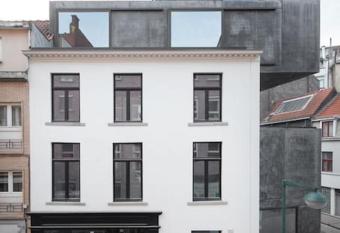 Teddy Picker has Balcony rooms