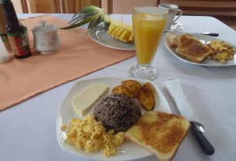 Posada Rural R  o Celeste allows 18 year olds to book a room