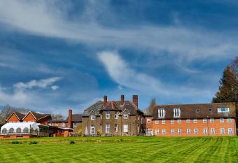 Pilgrim Hotel has Balcony rooms