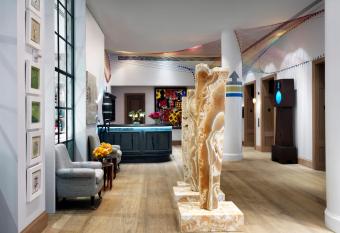 The Whitby Hotel has Balcony rooms