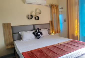 Om Shanthi paying guest house has Balcony rooms