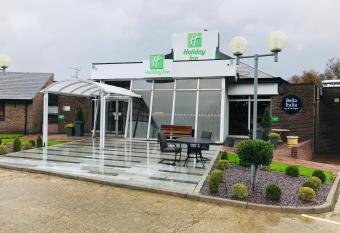 Holiday Inn Dover, an IHG Hotel allows 18 year olds to book a room