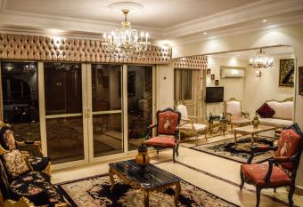 Shata Residential Apartment - Families Only allows 18 year olds to book a room