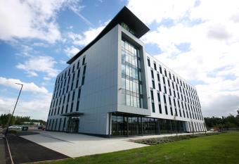 Holiday Inn Express - Manchester - TRAFFORDCITY, an IHG Hotel allows 18 year olds to book a room