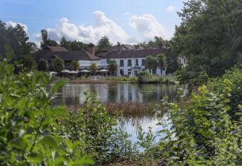 Frensham Pond Country House Hotel & Spa has Balcony rooms