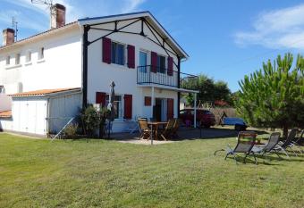 Maison de 3 chambres a Marennes a 200 m de la plage avec jardin clos et wifi has Balcony rooms