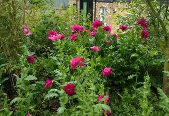 Watercress Barns has Balcony rooms