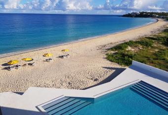 Turtle s Nest Beach Resort has Balcony rooms