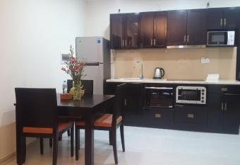 Kosmos Phu Quoc Apart Hotel has rooms with a private hot tub