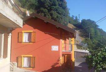 B&b Al Ciliegio Del Turchino has Smoking rooms