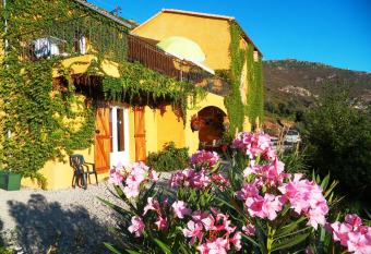 A Pianella has Balcony rooms