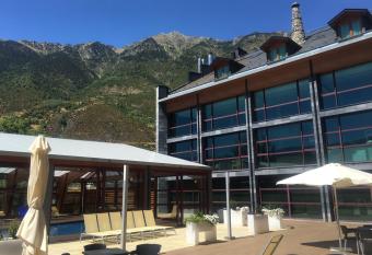 SOMMOS Hotel Aneto allows 18 year olds to book a room