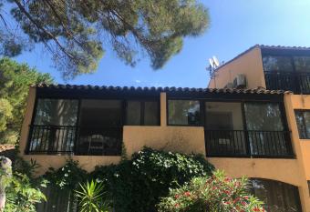 L Olivier has Balcony rooms