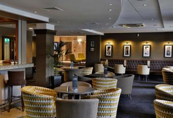 Best Western Manchester Altrincham Cresta Court Hotel allows 18 year olds to book a room