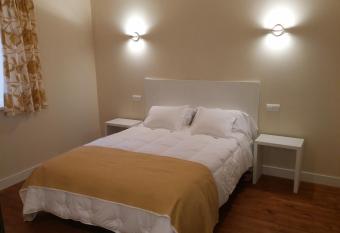 Hostal Camponaraya has Balcony rooms