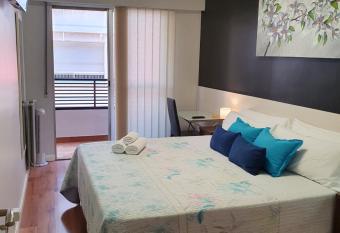 Pensi  n El Espol  n allows 18 year olds to book a room