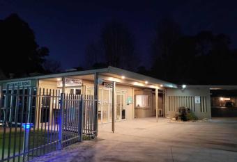 Bright Motor Inn allows 18 year olds to book a room