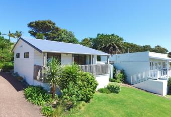 Waiheke Island Motel has Balcony rooms