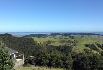 Kaipara Views Eco Lodge has Balcony rooms