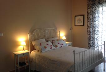 Affittacamere Le Rose has Balcony rooms