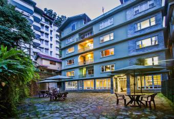 FabHotel Oak Ridge Retreat I allows 18 year olds to book a room