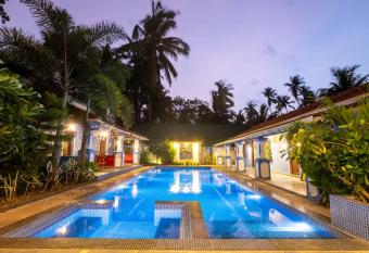 Private pool villa close to beach has Smoking rooms