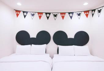 L   m   has Balcony rooms