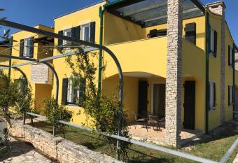 Villas Faro has Balcony rooms