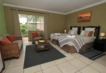 Summer Garden Guest House (Urban Jungle) allows 18 year olds to book a room