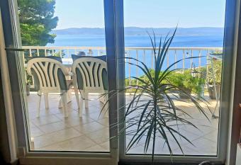 Apartment Diwa has Balcony rooms