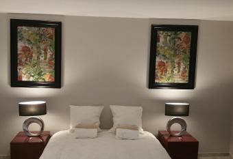 Appartement Fauriel has Balcony rooms