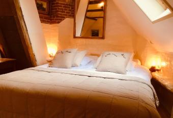 De Stadsboerderij has rooms with a private hot tub