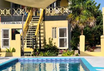 The Novelo has Balcony rooms