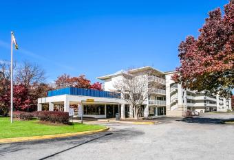 Rodeway Inn Baltimore - Inner Harbor South has Smoking rooms