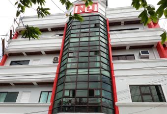 N&J Lopez Lodging House has Balcony rooms