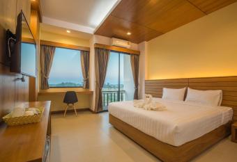 Sann View Hotel allows 18 year olds to book a room