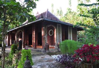 Villa Tentrem has Balcony rooms